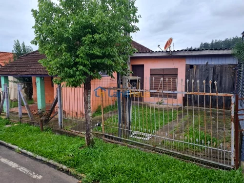 Casa / Sobrado à venda em Centro, Lindolfo Collor