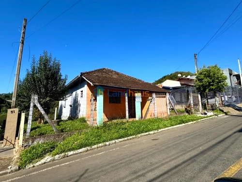 Casa / Sobrado à venda em Centro, Lindolfo Collor
