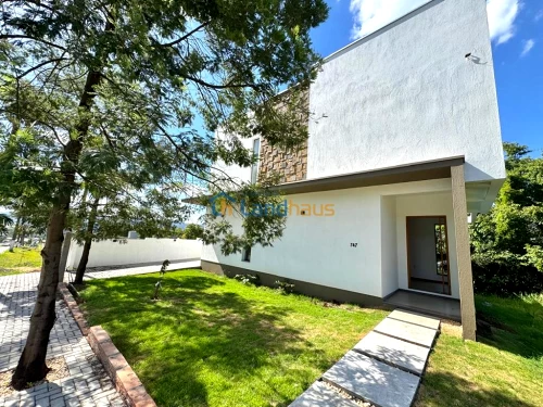 Casa / Sobrado à venda em Centro, Presidente Lucena