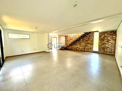 Casa / Sobrado à venda em Centro, Presidente Lucena