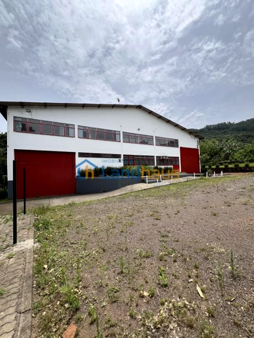 Prédio / Pavilhão à venda em Centro, Morro Reuter